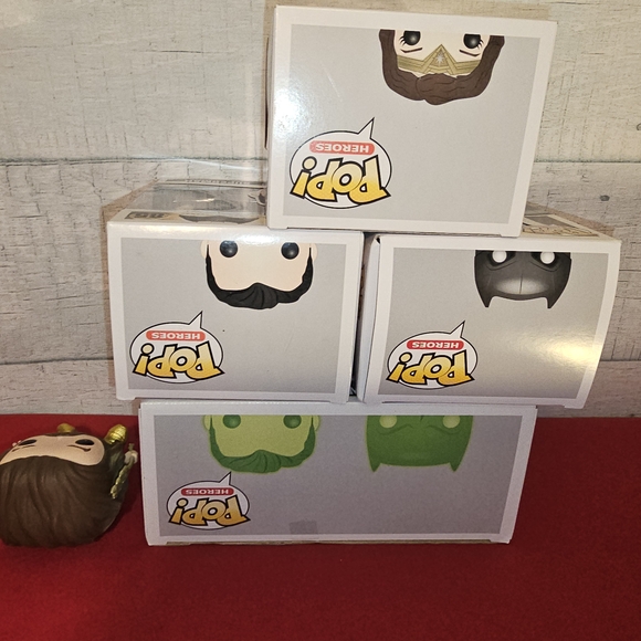 Funko Pops Batman V Superman Lot of 6  Glow And Legion Of Collectors Not Mint - Picture 6 of 9